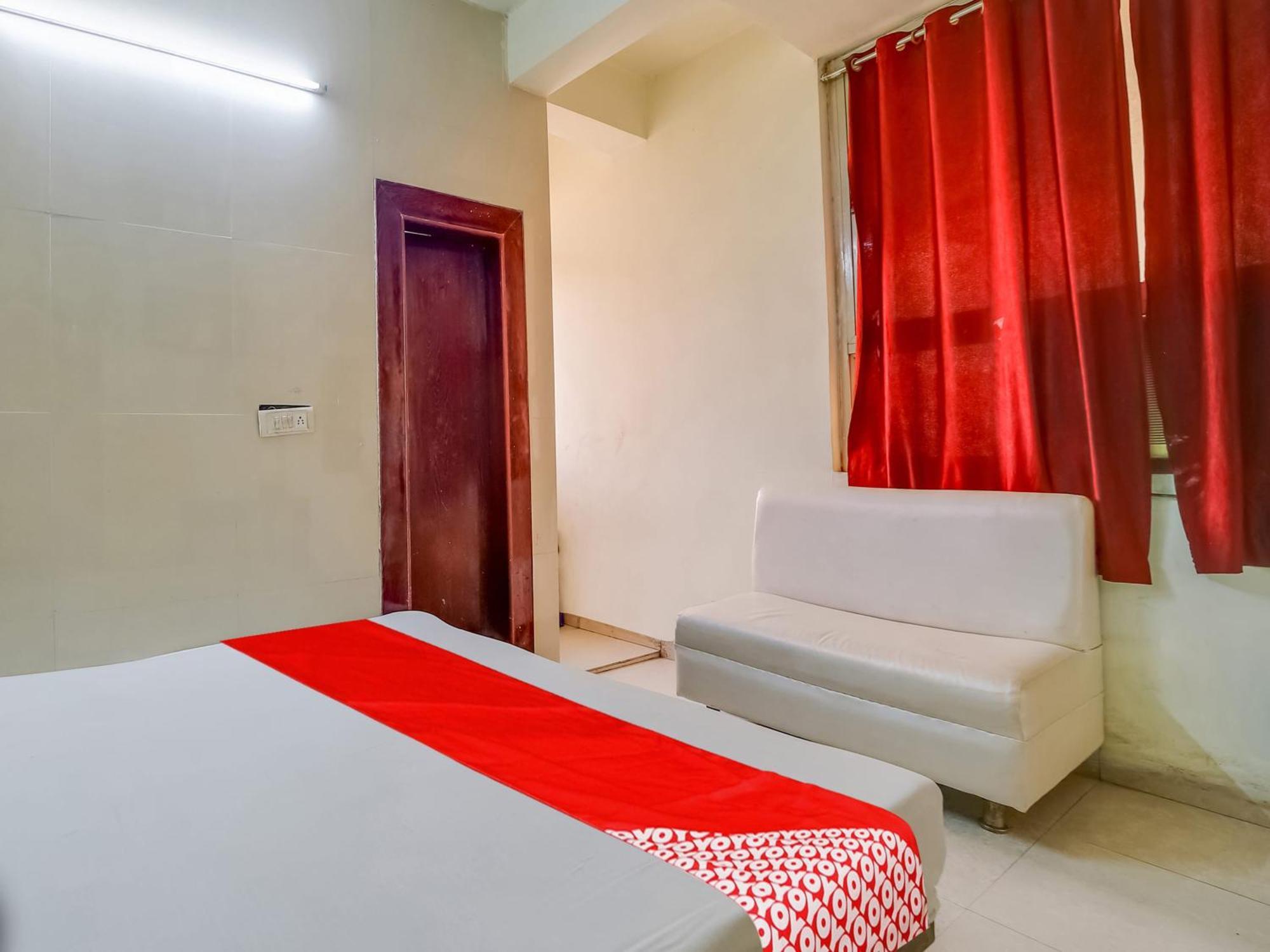 בהופאל Hotel O Rama Krishna מראה חיצוני תמונה