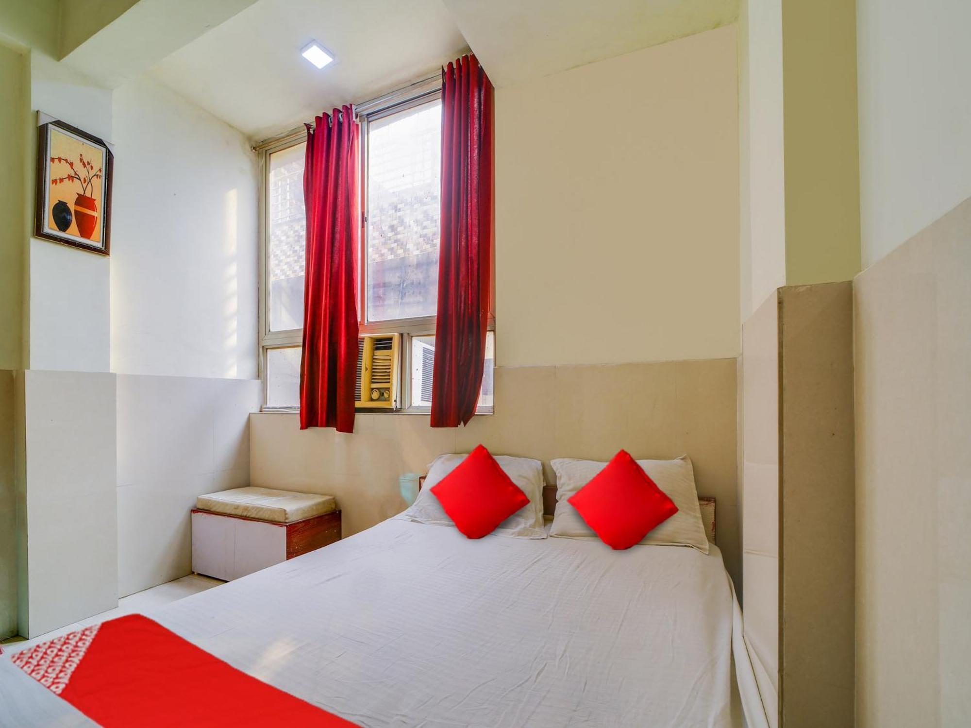 בהופאל Hotel O Rama Krishna מראה חיצוני תמונה