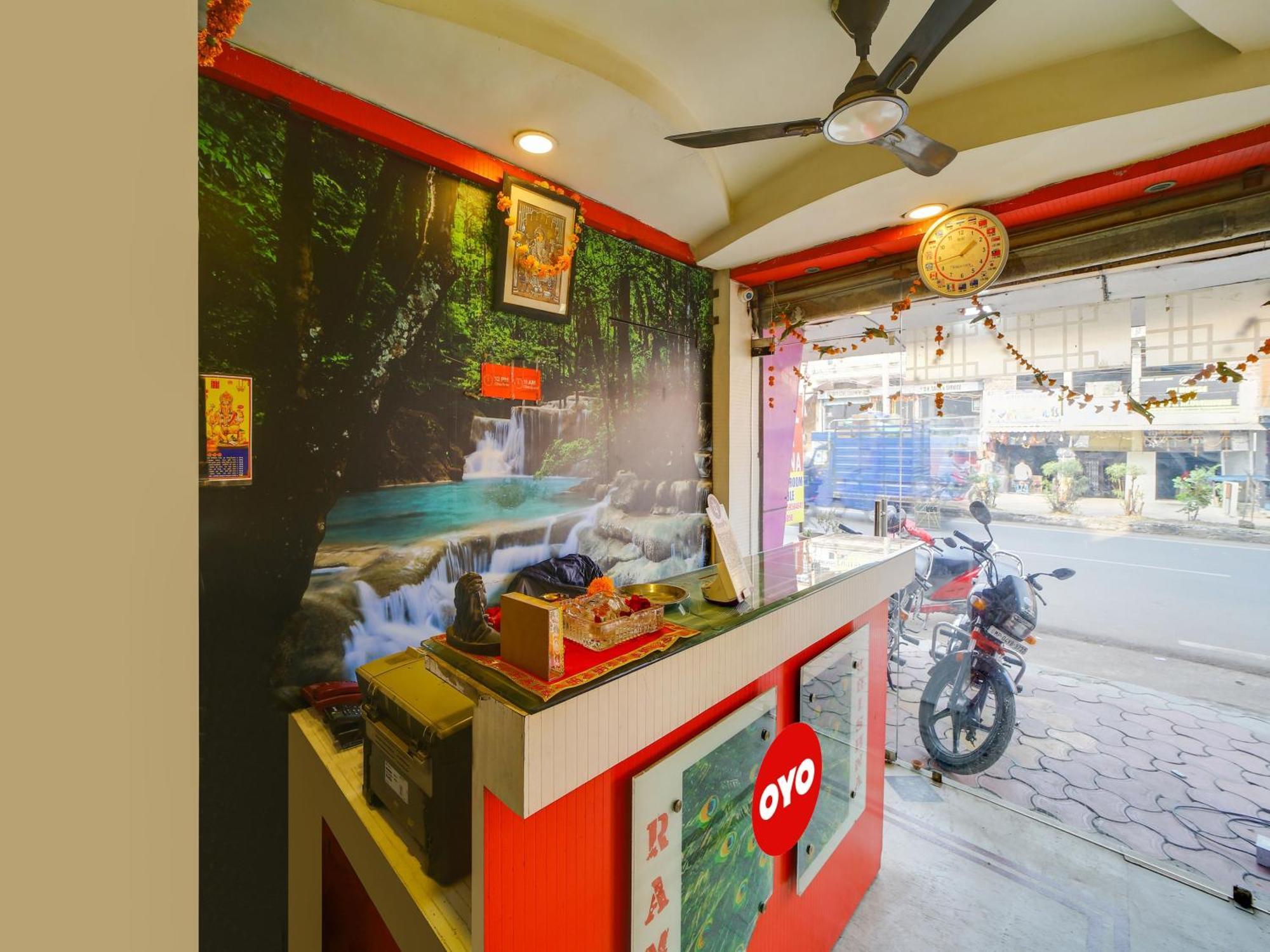 בהופאל Hotel O Rama Krishna מראה חיצוני תמונה