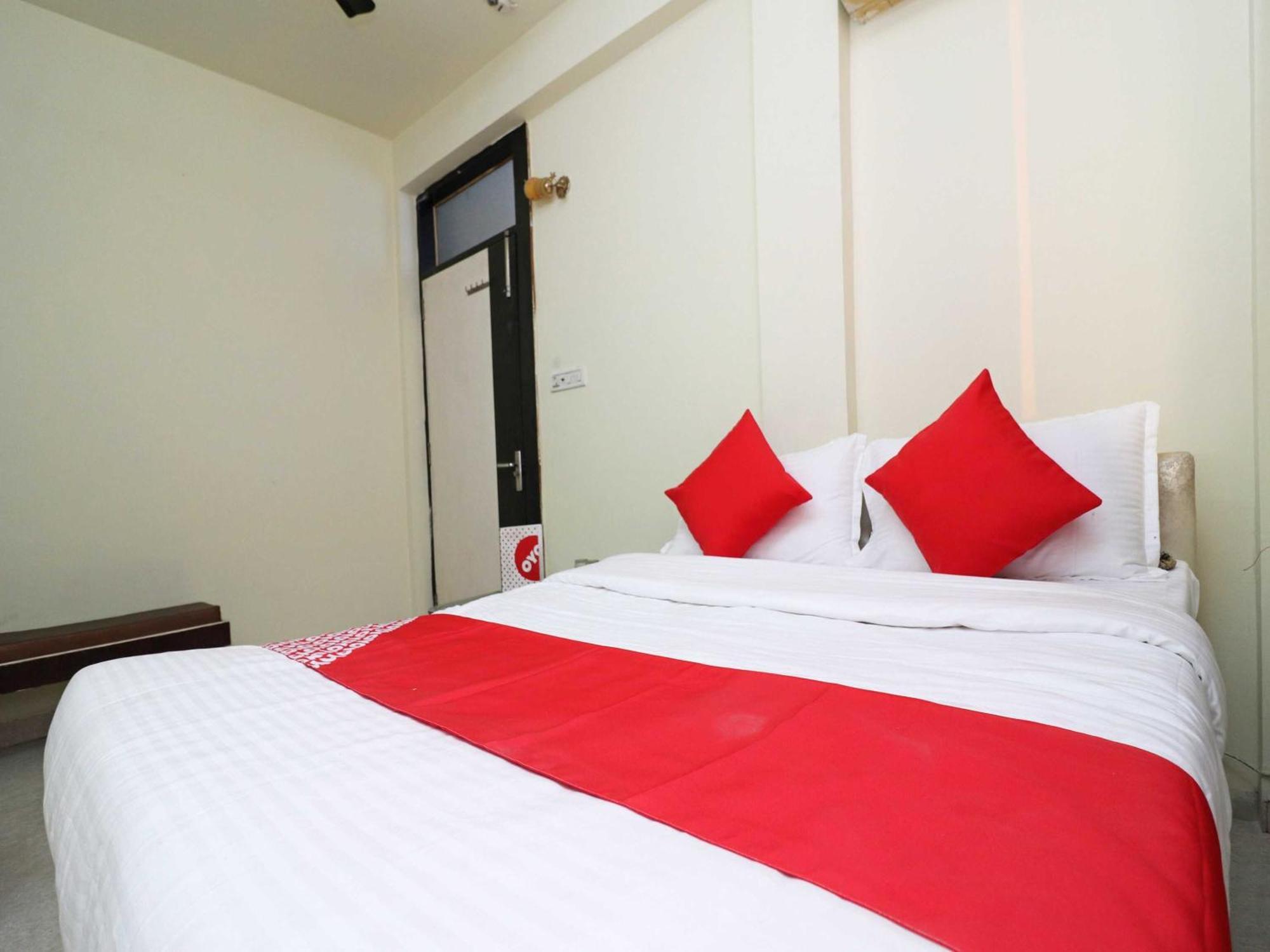 בהופאל Hotel O Rama Krishna מראה חיצוני תמונה