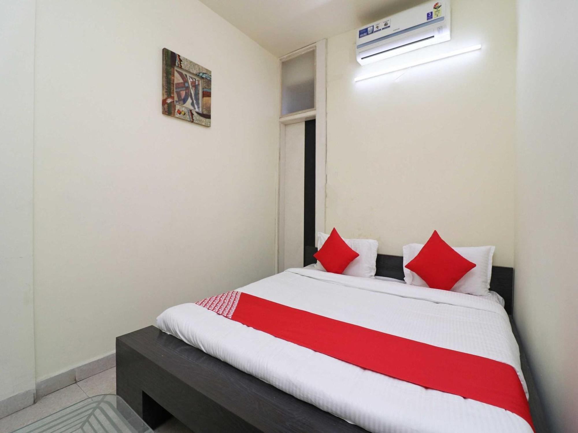 בהופאל Hotel O Rama Krishna מראה חיצוני תמונה