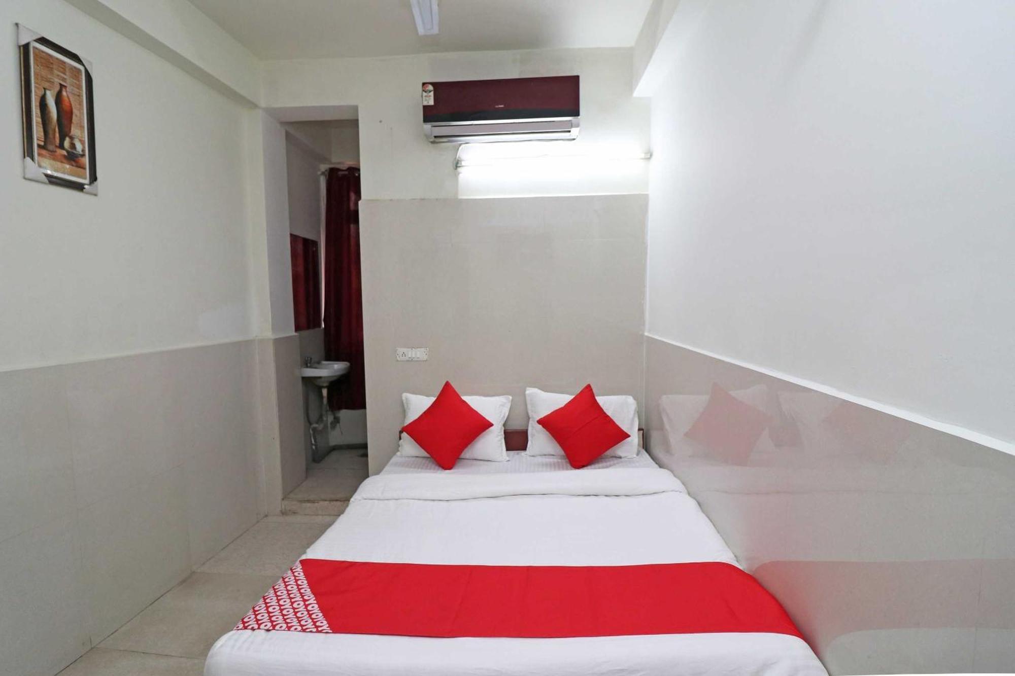 בהופאל Hotel O Rama Krishna מראה חיצוני תמונה