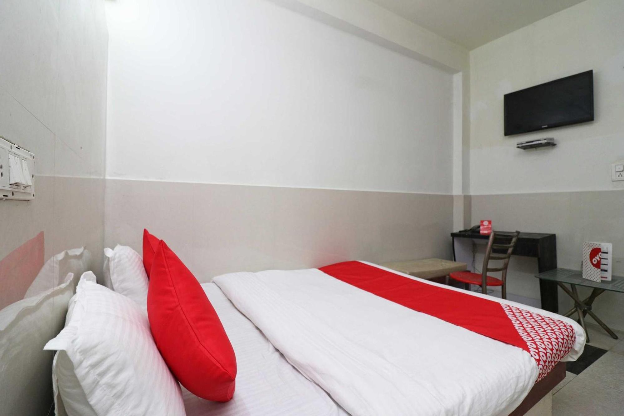 בהופאל Hotel O Rama Krishna מראה חיצוני תמונה