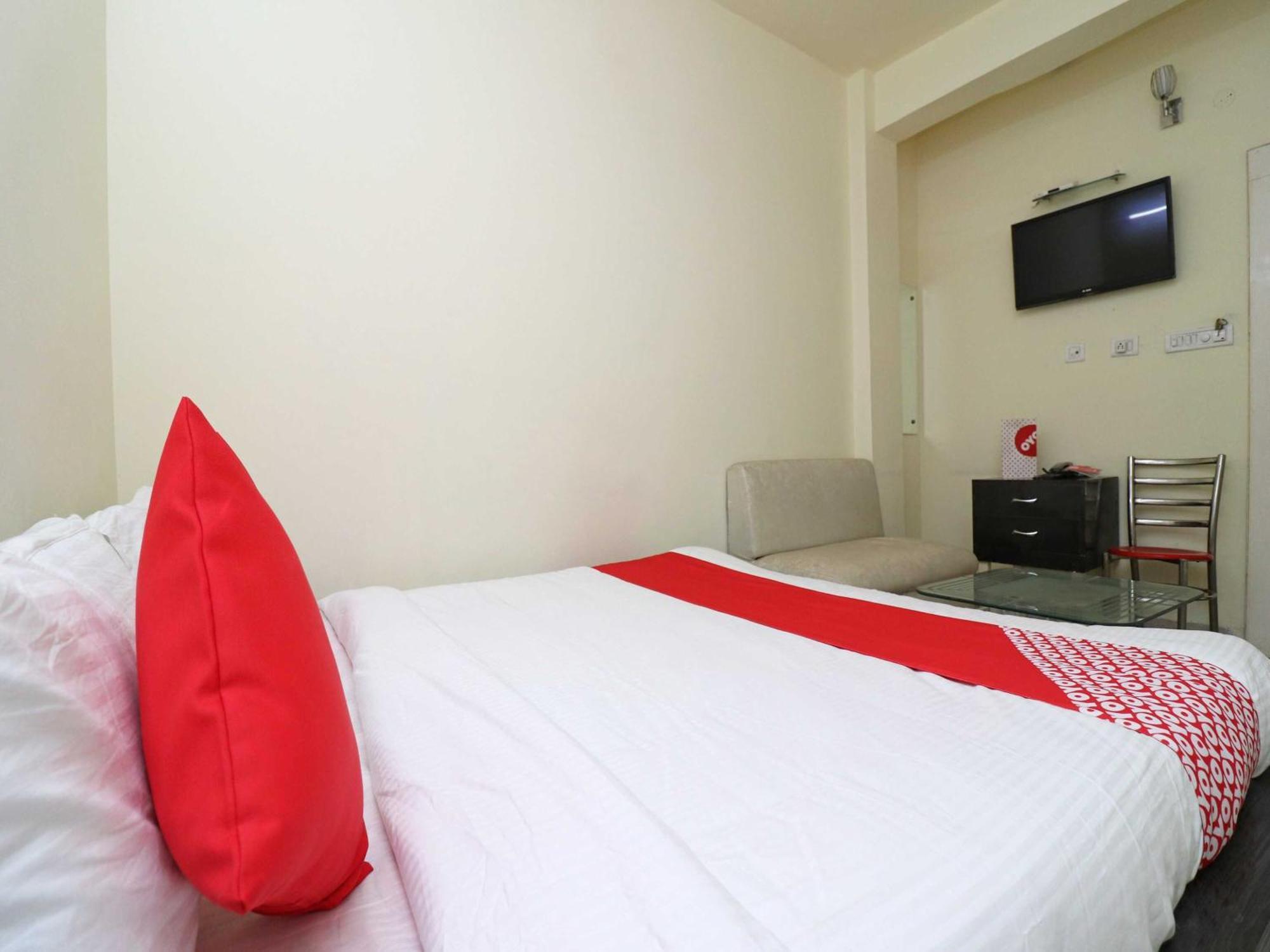 בהופאל Hotel O Rama Krishna מראה חיצוני תמונה