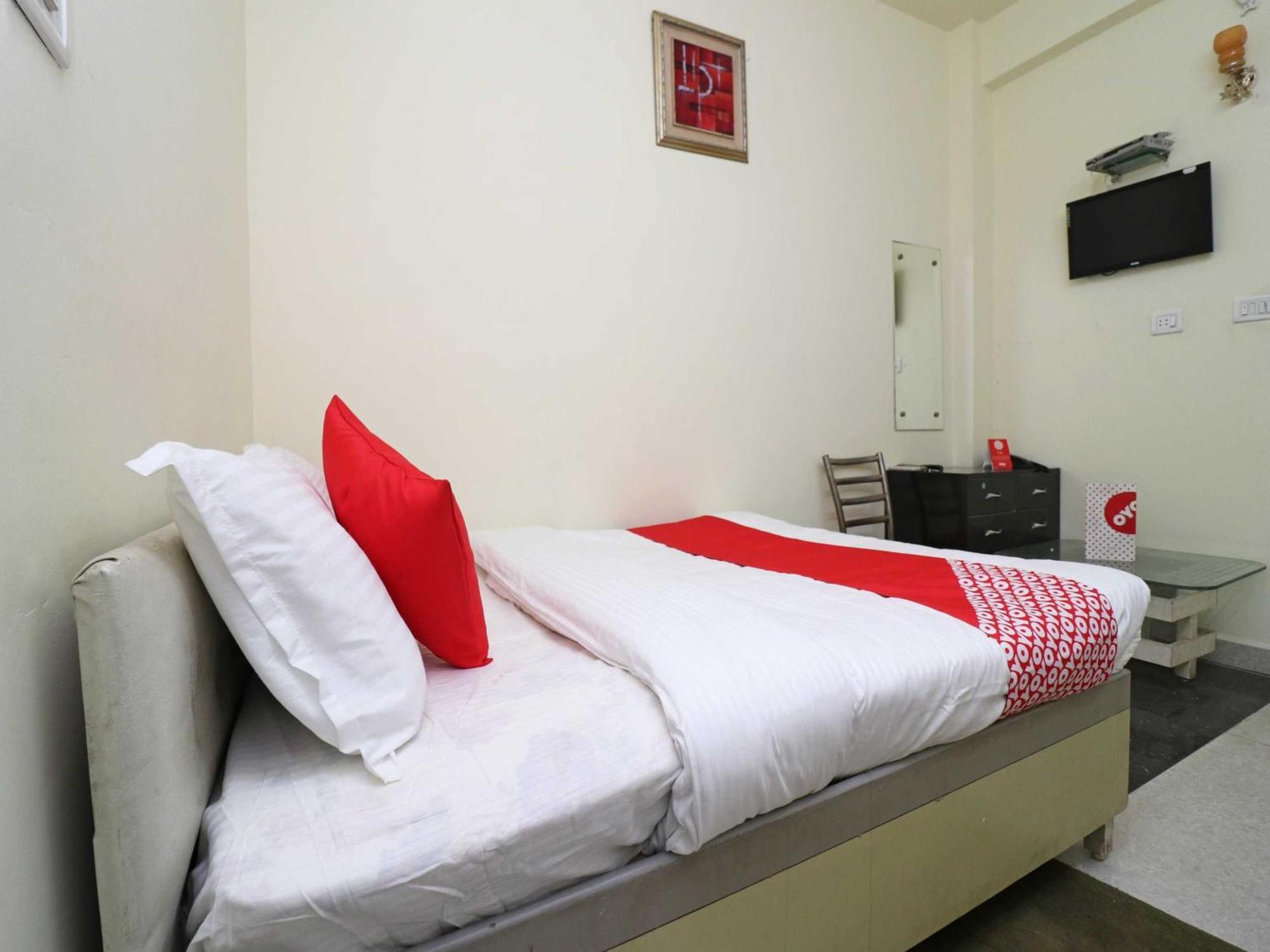 בהופאל Hotel O Rama Krishna מראה חיצוני תמונה