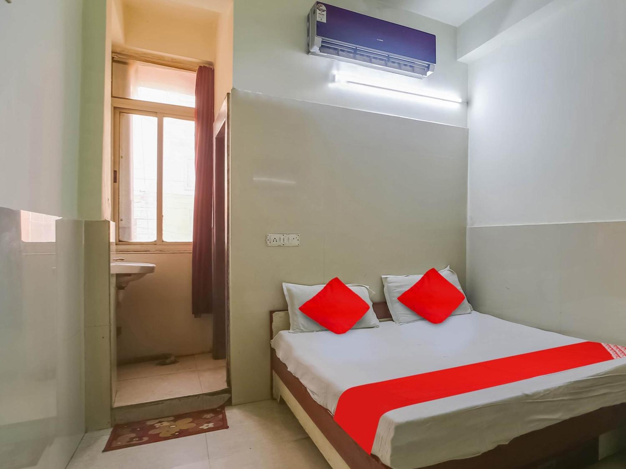 בהופאל Hotel O Rama Krishna מראה חיצוני תמונה